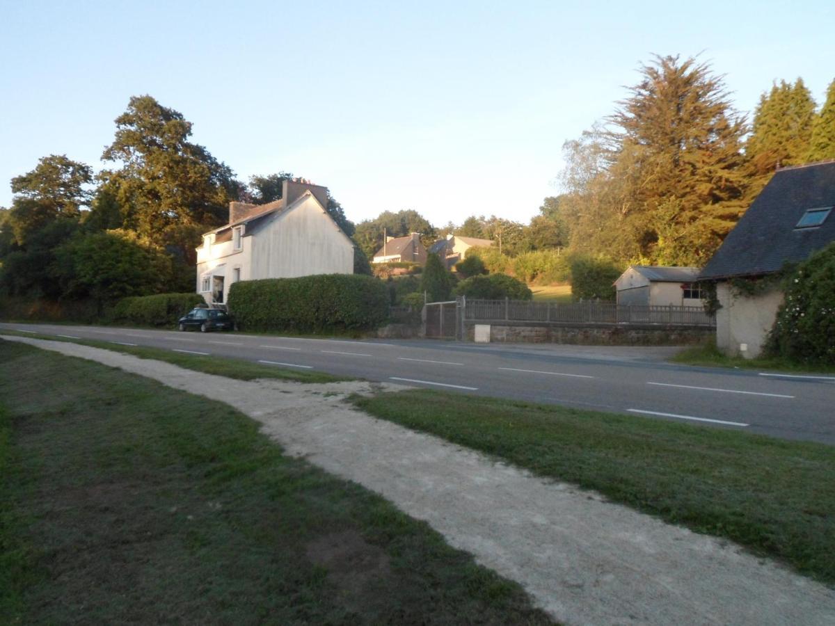 Riverside Bed And Breakfast Huelgoat Bagian luar foto